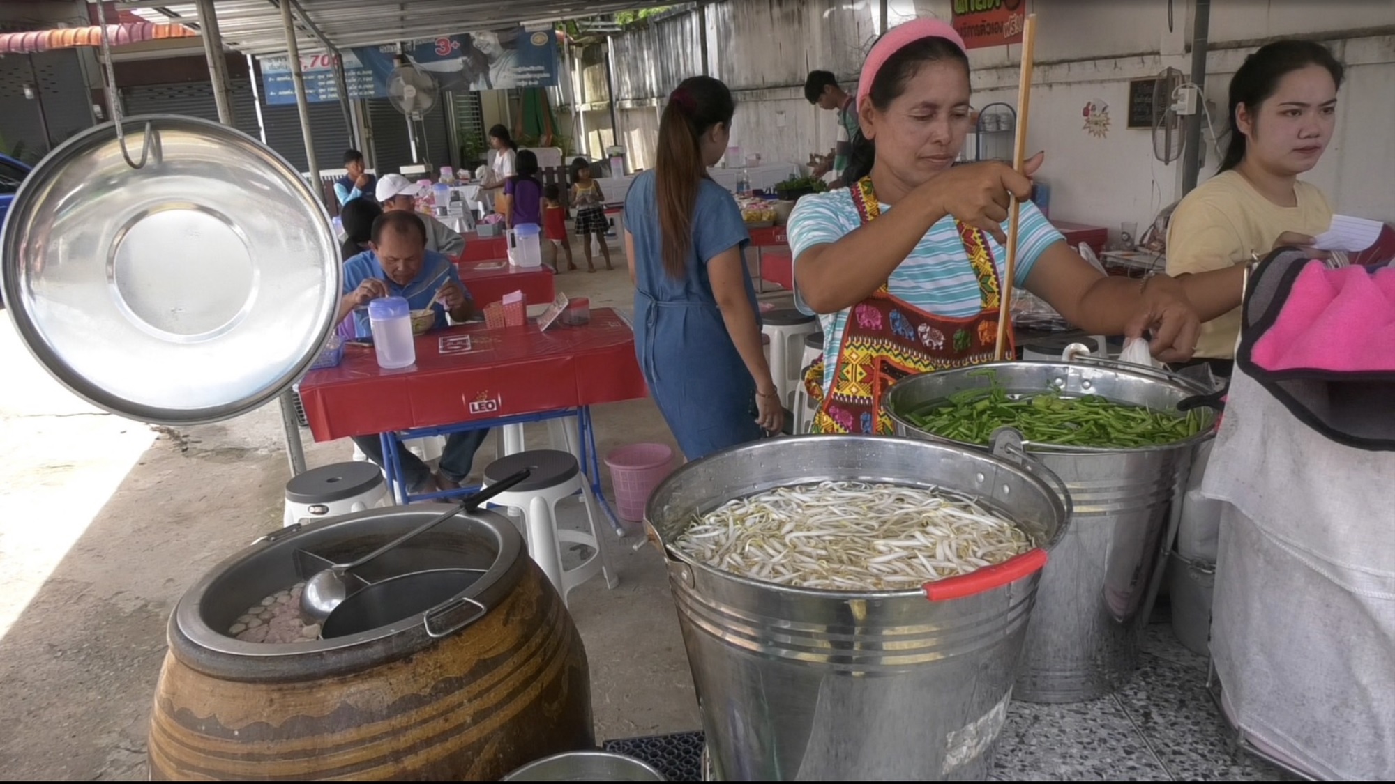 ก๋วยเตี๋ยวโอ่ง