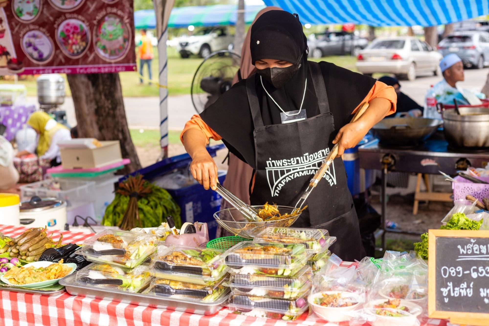 ‘ท่าพระยาเมืองสาย’ ตลาดเพื่อชุมชน ฝีมือคนรุ่นใหม่ปัตตานี 