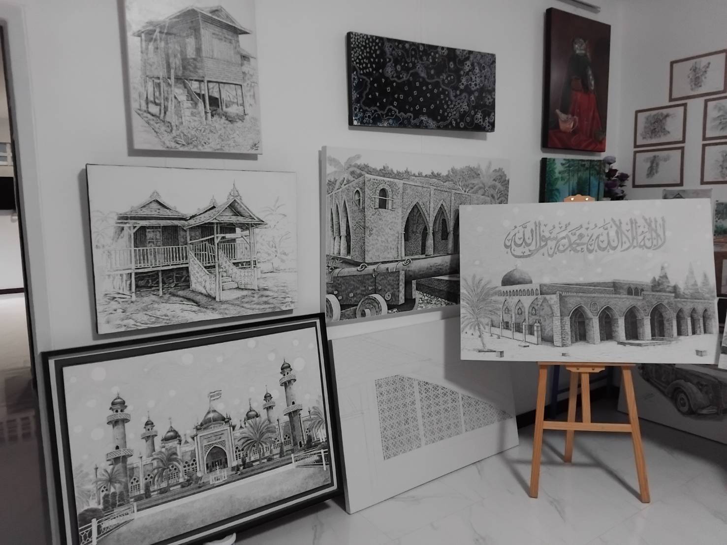 Ska Art Patani วาดเส้นบ้านไม้โบราณ รำลึกความหลังและวิถีชีวิตคนมลายู