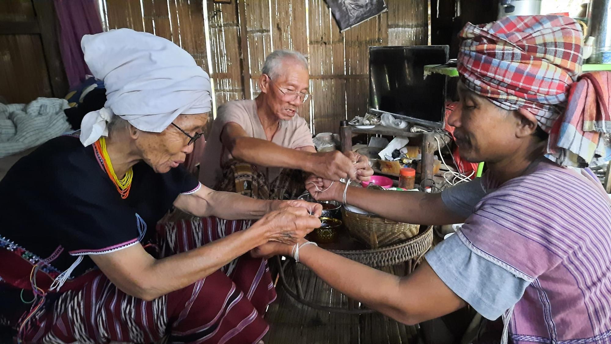 ‘พฤ โอ่โดเชา’ ผู้ใช้สื่อชาวบ้าน-ภูมิปัญญาท้องถิ่น เป็นทุนขับเคลื่อนเพื่อสิทธิชนเผ่า