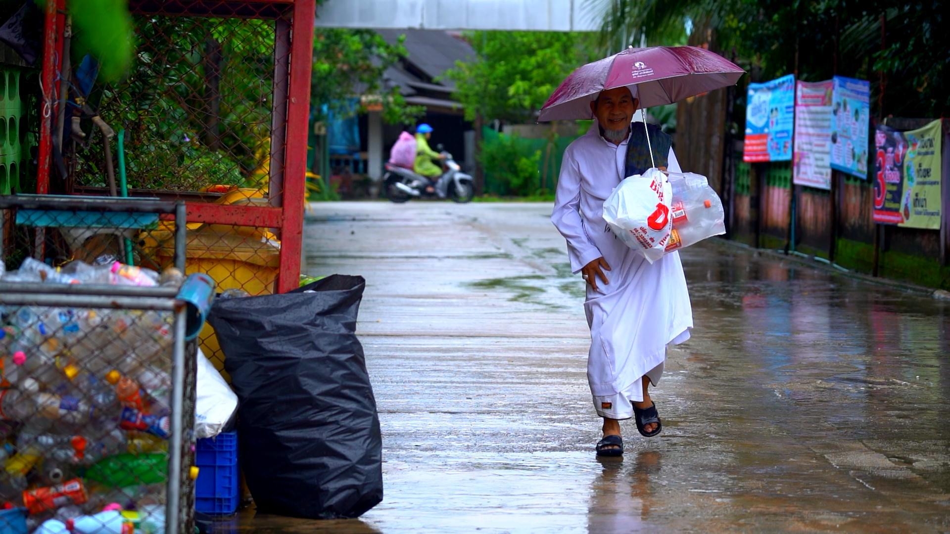 'ชุมชนบ้านกาหนั๊วะ' เรียนรู้การจัดการขยะ เปลี่ยนสิ่งไร้ค่าเป็นรายได้ให้ครัวเรือน  