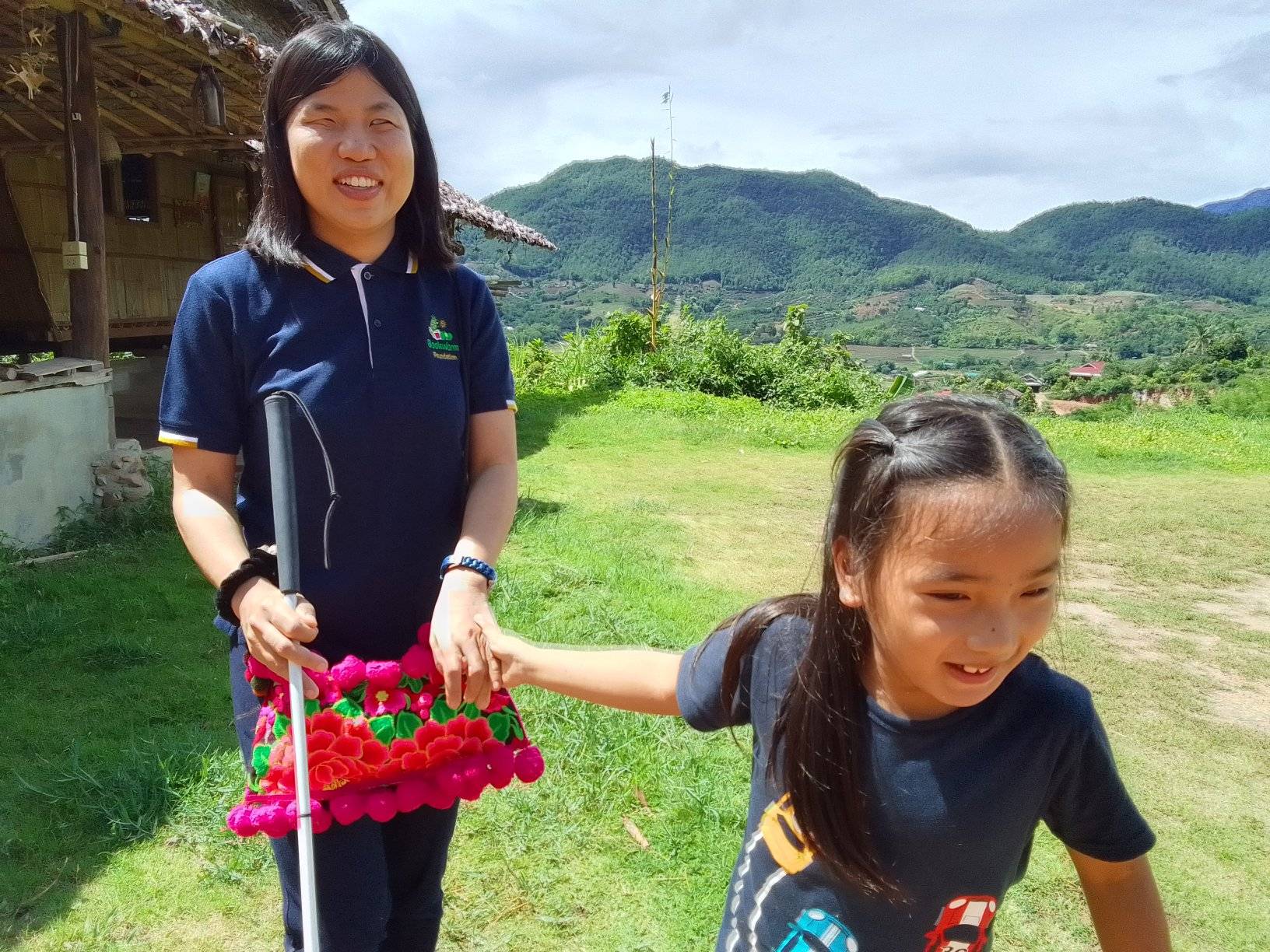 ‘โยชิมิ โฮริอุจิ’ สาวญี่ปุ่นผู้หลงรักเมืองไทย สร้างห้องสมุดรังไหม แบ่งปันโอกาสให้คนชายขอบเมืองพร้าว